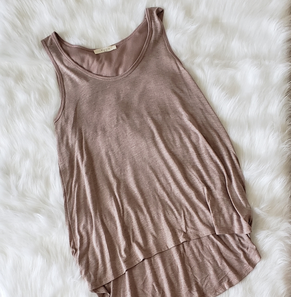 ELODIE SLEEVELESS TAN COLORED HIGH LOW TANK TOP - Picture 4 of 4